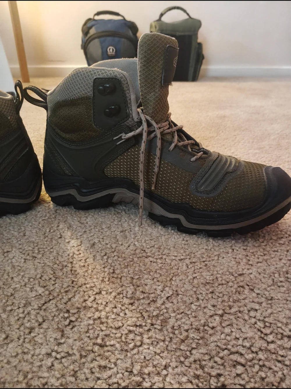 KEEN Men's Olive Green and Black Hiking Boots